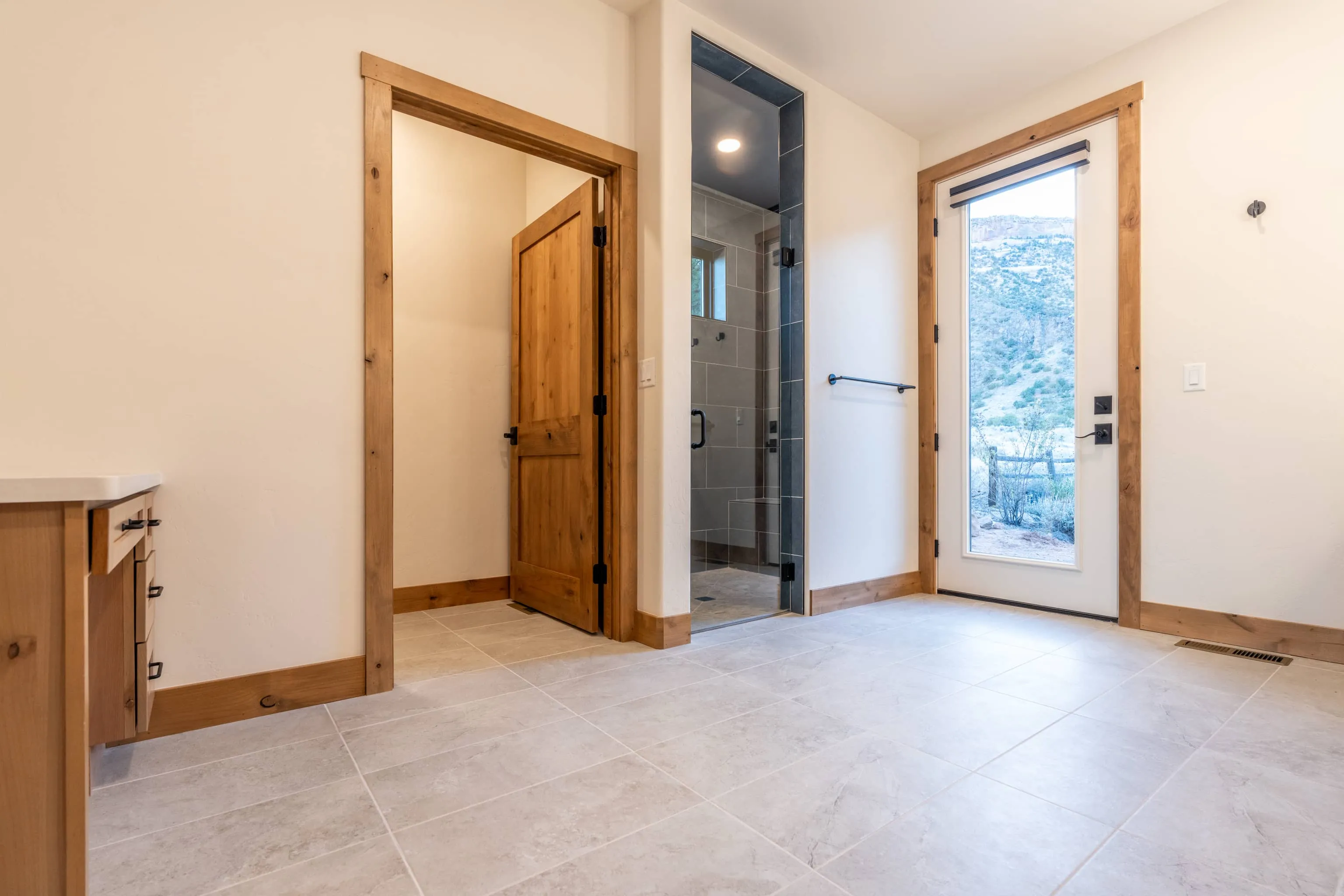 Monument Canyon | Total Floors