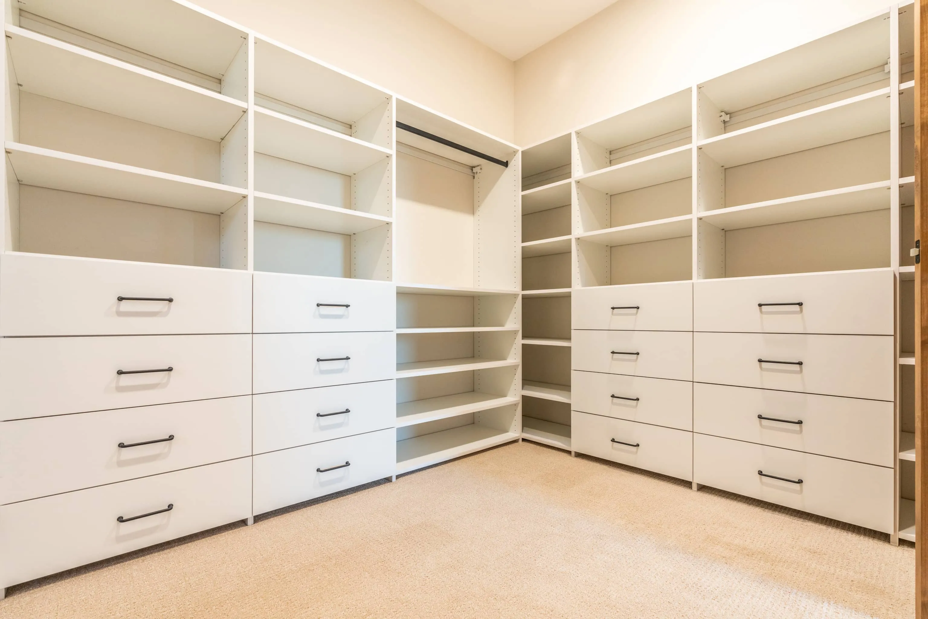 Monument Canyon | Total Floors