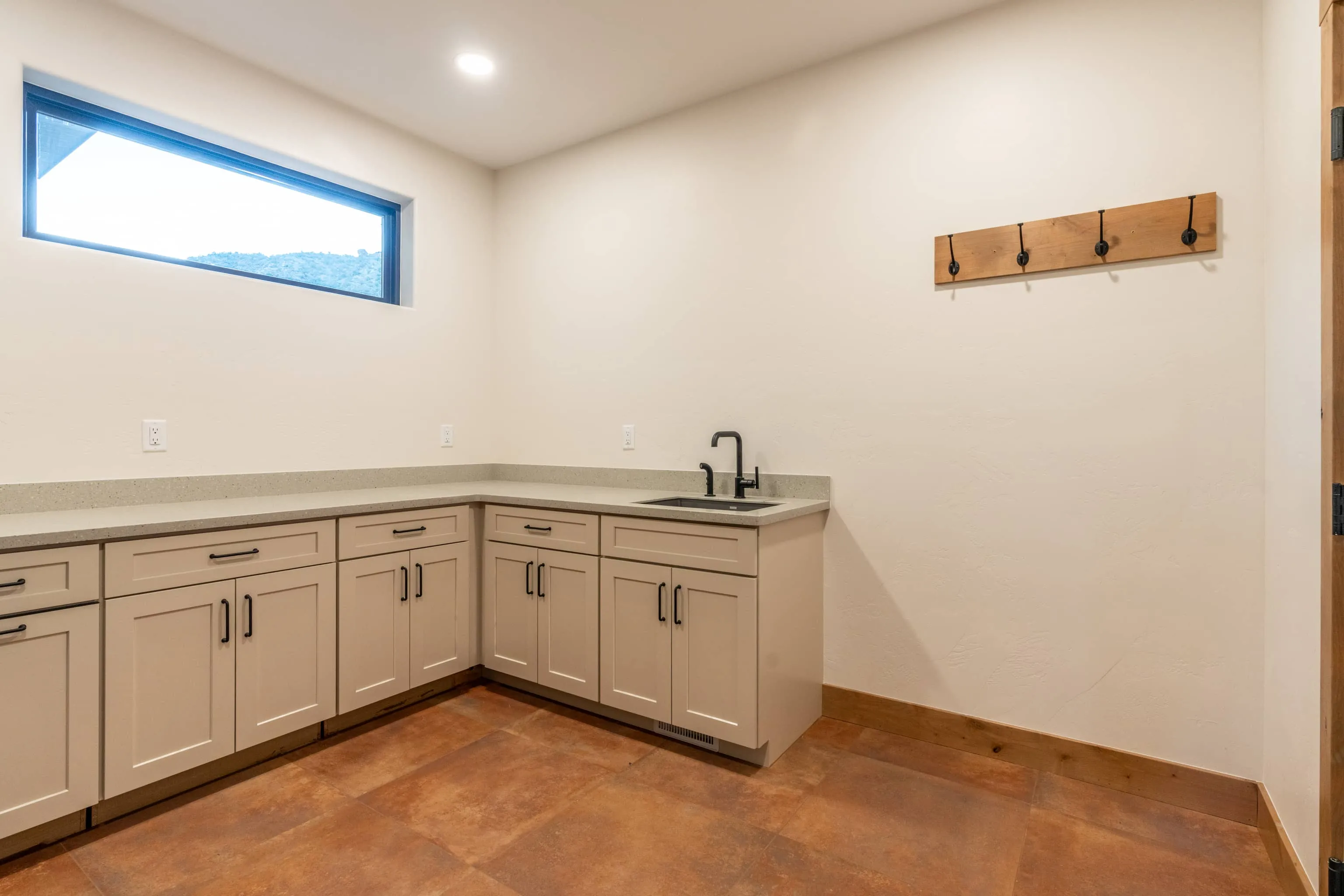 Monument Canyon | Total Floors