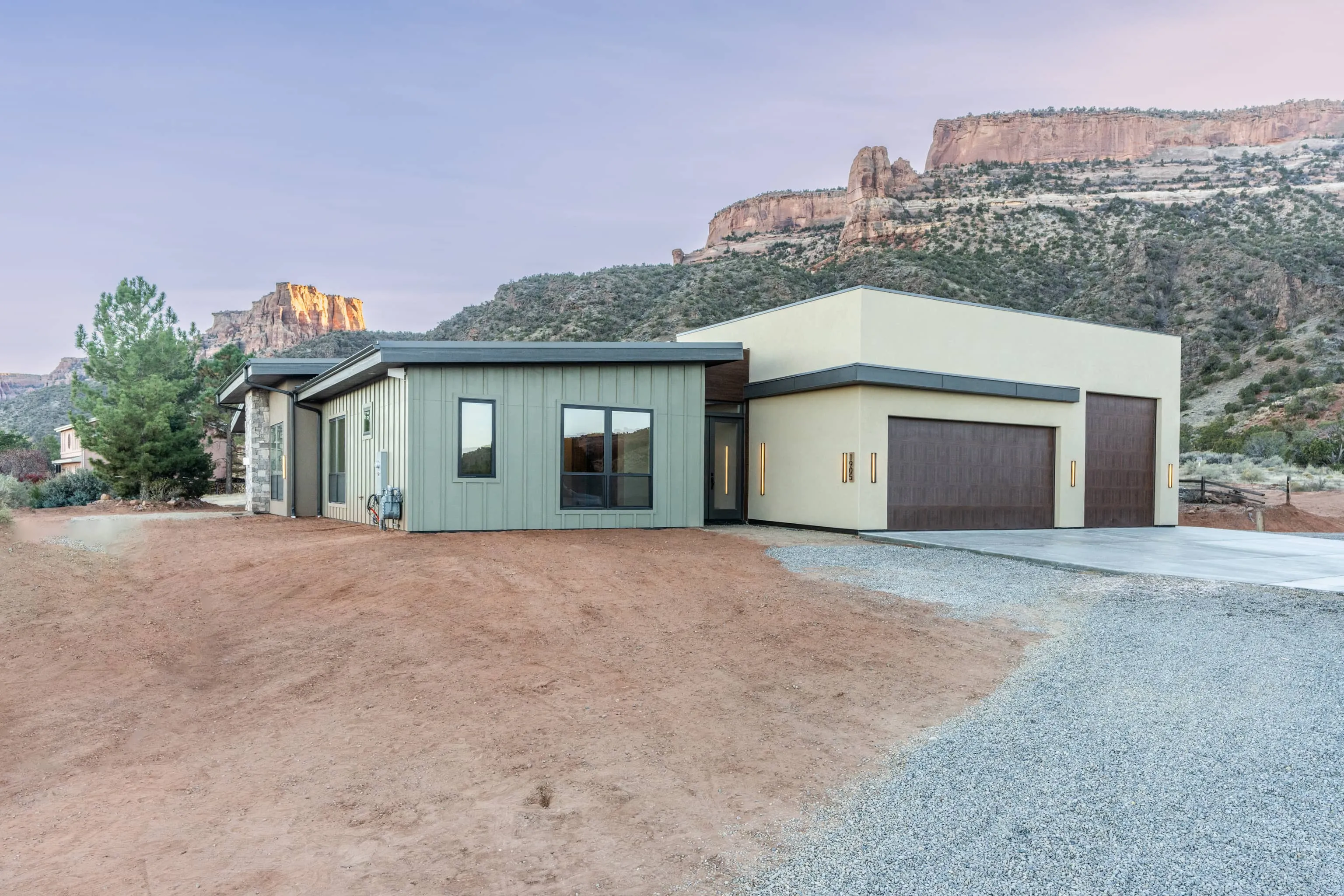 Monument Canyon | Total Floors